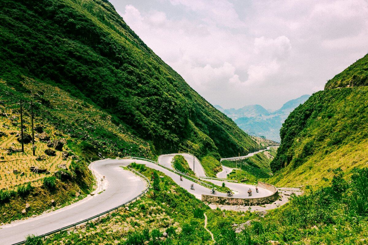 Con đường dẫn lên núi ở Hà Giang
